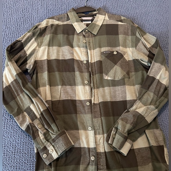 Men’s Columbia long sleeve flannel - Picture 1 of 3